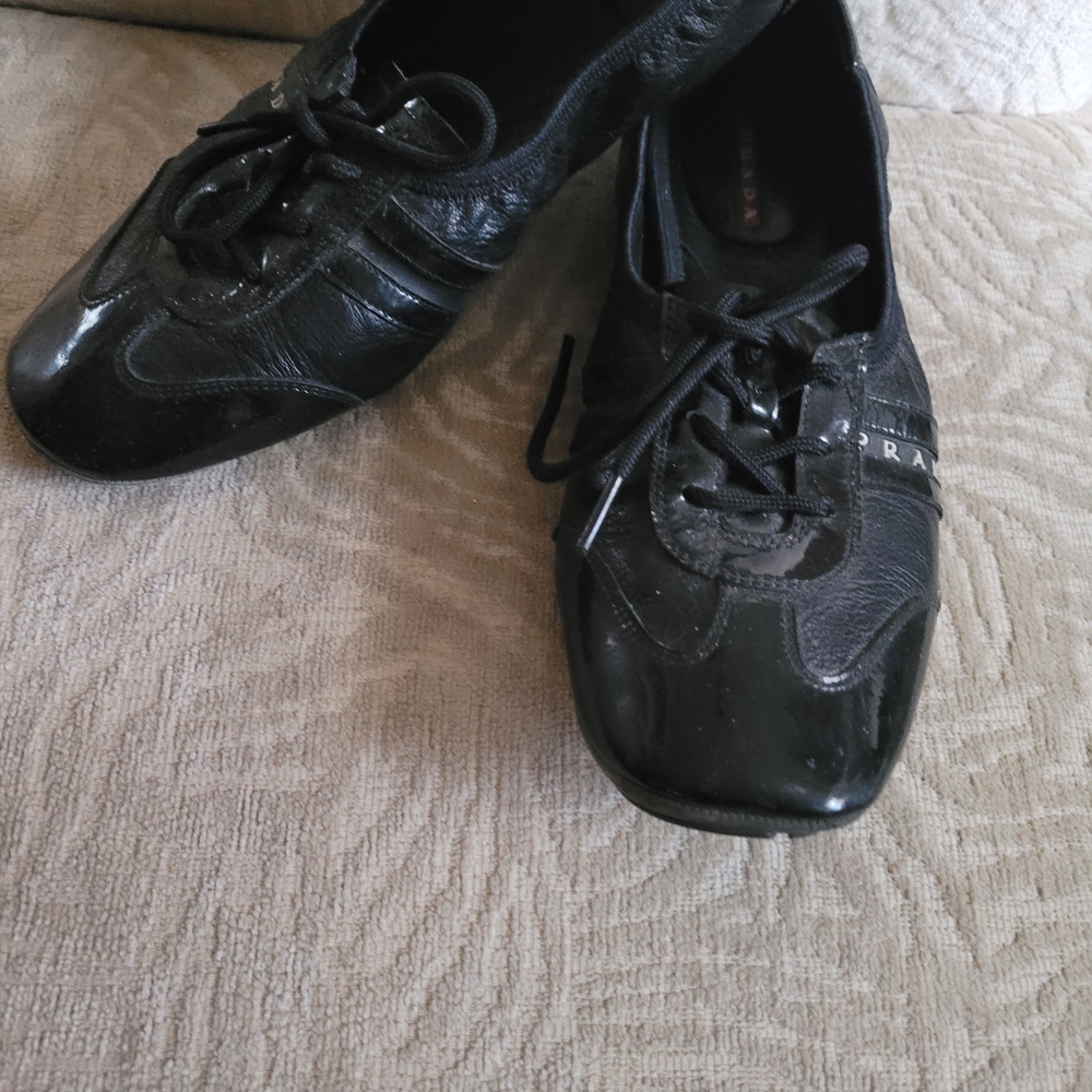 Womens Prada Black Patent Leather Lace-Up Sneakers Sz 40